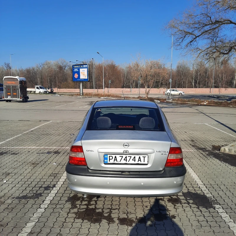 Opel Vectra 1.8/16v/115кс-Газ, снимка 4 - Автомобили и джипове - 48716815