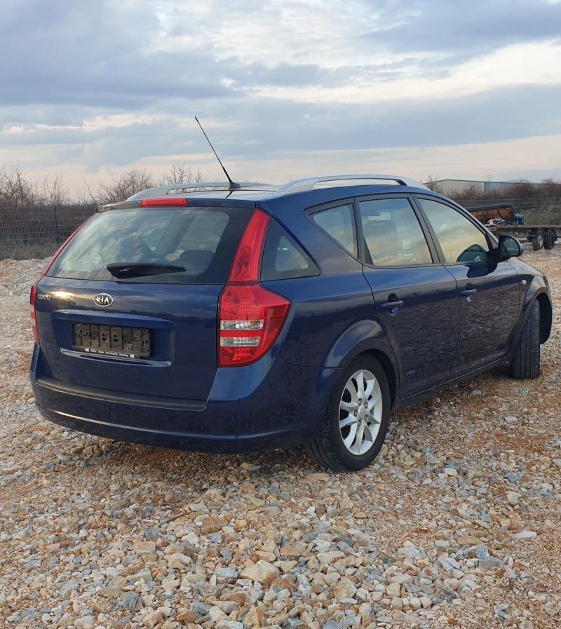 Kia Ceed 1.6 Газ, снимка 4 - Автомобили и джипове - 48890809