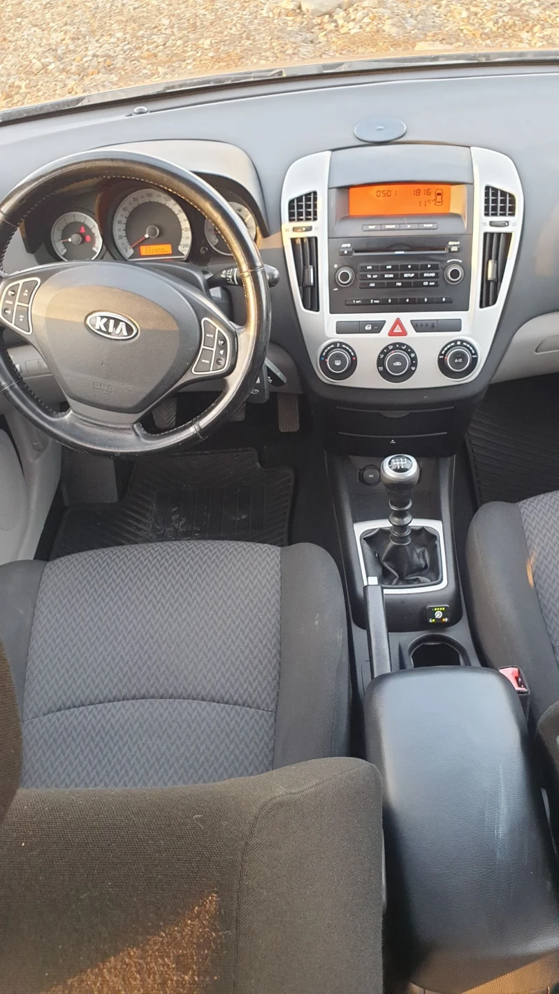 Kia Ceed 1.6 Газ, снимка 9 - Автомобили и джипове - 48890809