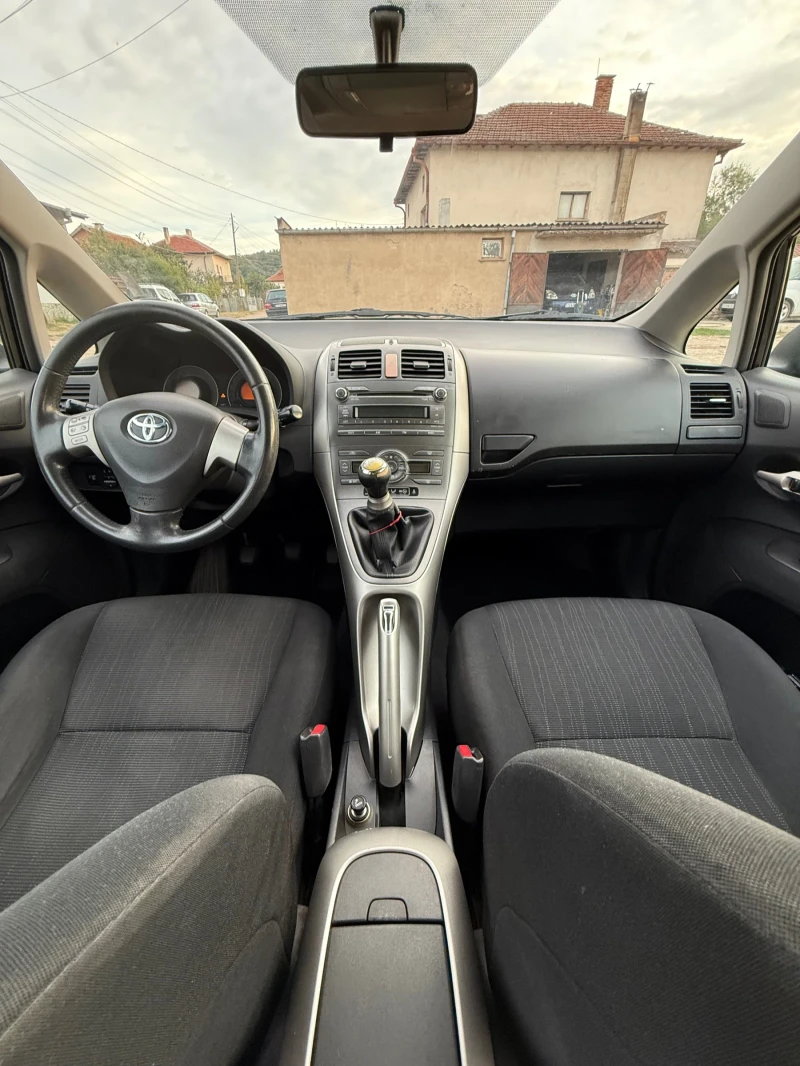 Toyota Auris, снимка 12 - Автомобили и джипове - 52371932
