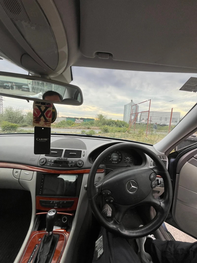 Mercedes-Benz E 280, снимка 6 - Автомобили и джипове - 52380173
