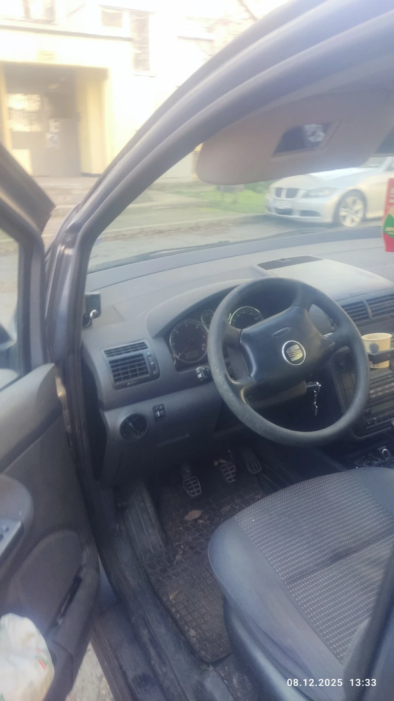 Seat Alhambra, снимка 8 - Автомобили и джипове - 52694063