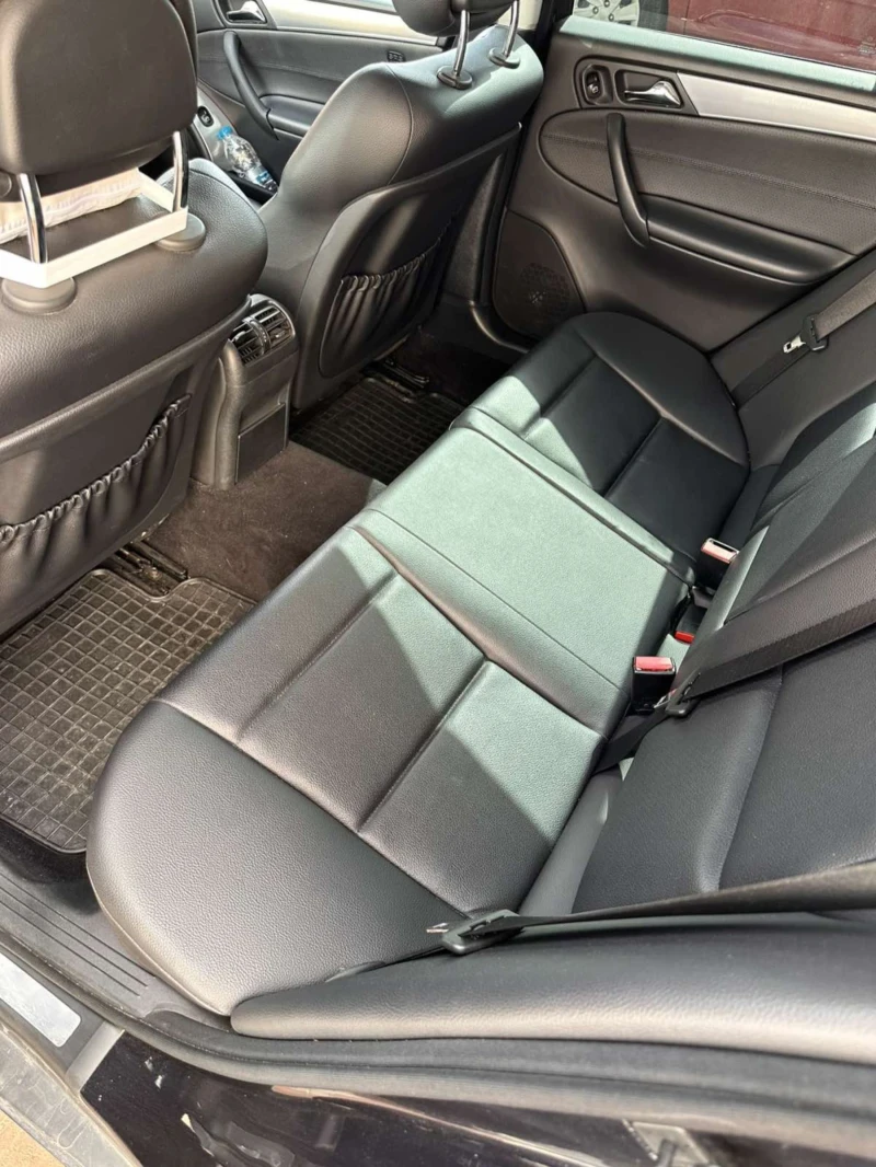 Mercedes-Benz C 200, снимка 8 - Автомобили и джипове - 53129003