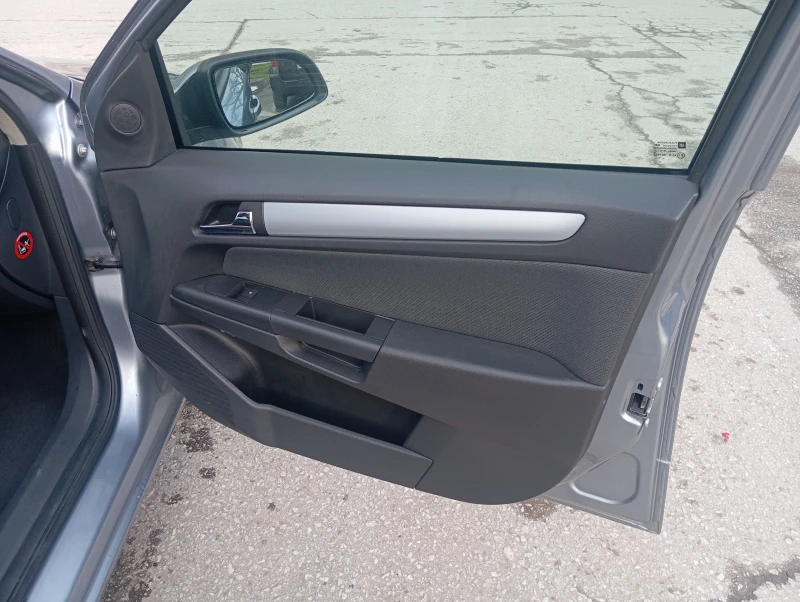 Opel Astra 1.6 i, снимка 5 - Автомобили и джипове - 53432840
