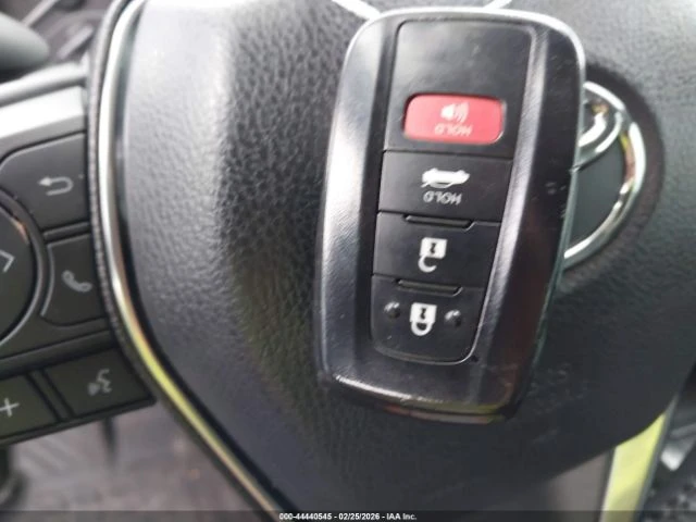 Toyota Camry SE - изображение 10