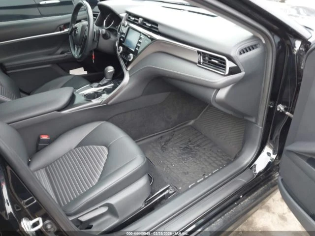 Toyota Camry SE - изображение 5