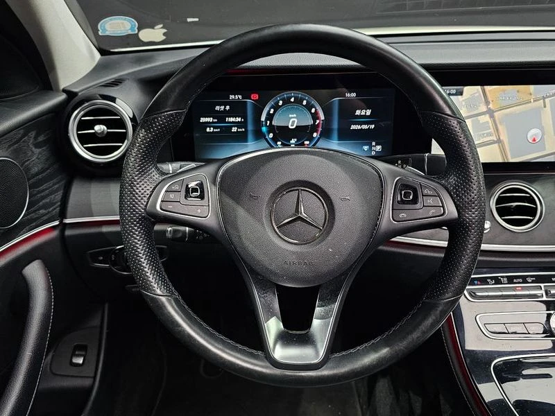 Mercedes-Benz E 300 2.0 E300 / W213 / Avantgarde / CARFAX, снимка 13 - Автомобили и джипове - 55634003