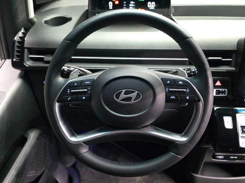 Hyundai Staria 2.2 Automatic, снимка 13 - Автомобили и джипове - 55949078