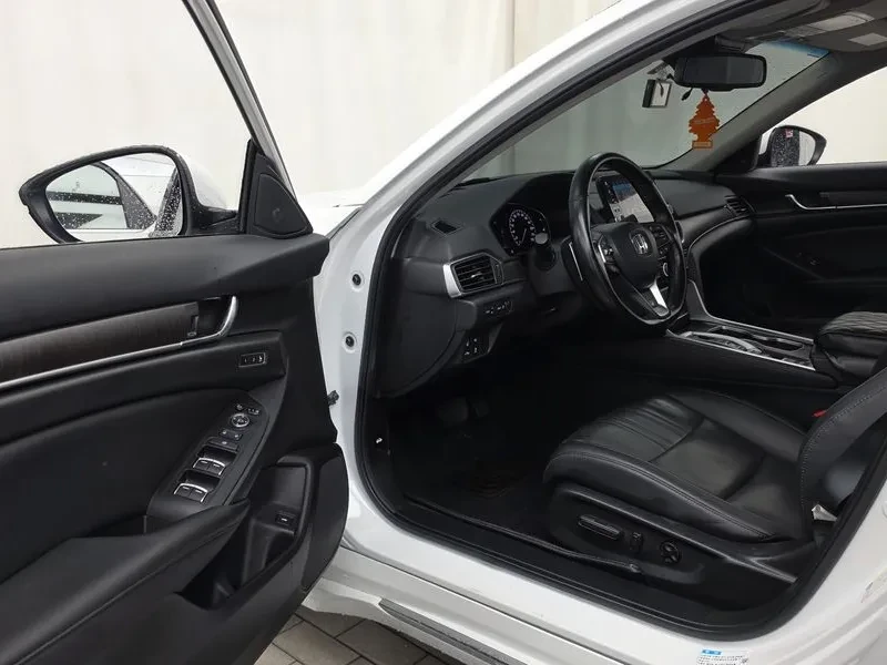 Honda Accord 10Th Generation 2.0 Hybrid Touring, снимка 10 - Автомобили и джипове - 55951152