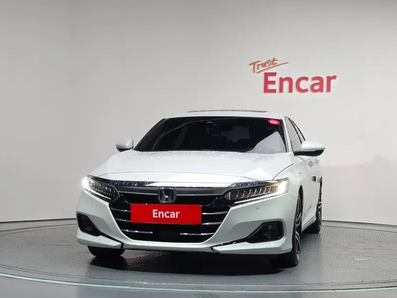 Honda Accord 10Th Generation 2.0 Hybrid Touring, снимка 3 - Автомобили и джипове - 55951152