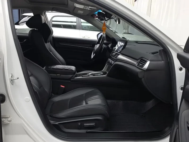 Honda Accord 10Th Generation 2.0 Hybrid Touring, снимка 11 - Автомобили и джипове - 55951152