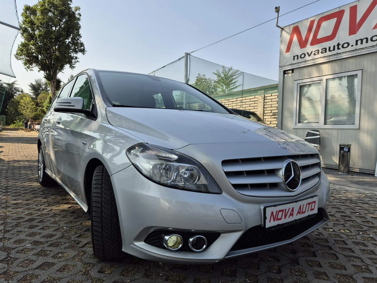 Mercedes-Benz B 180 1.6i-122кс - изображение 5