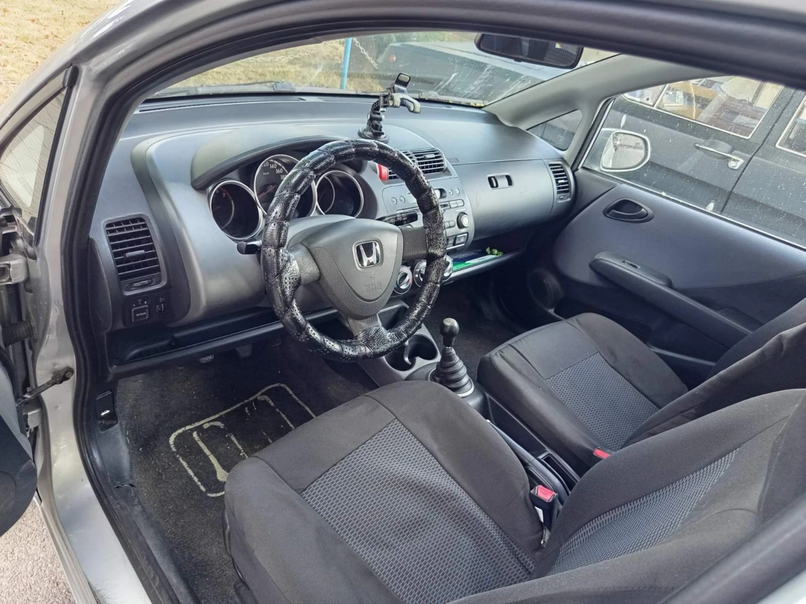 Honda Jazz 1.3 - изображение 6