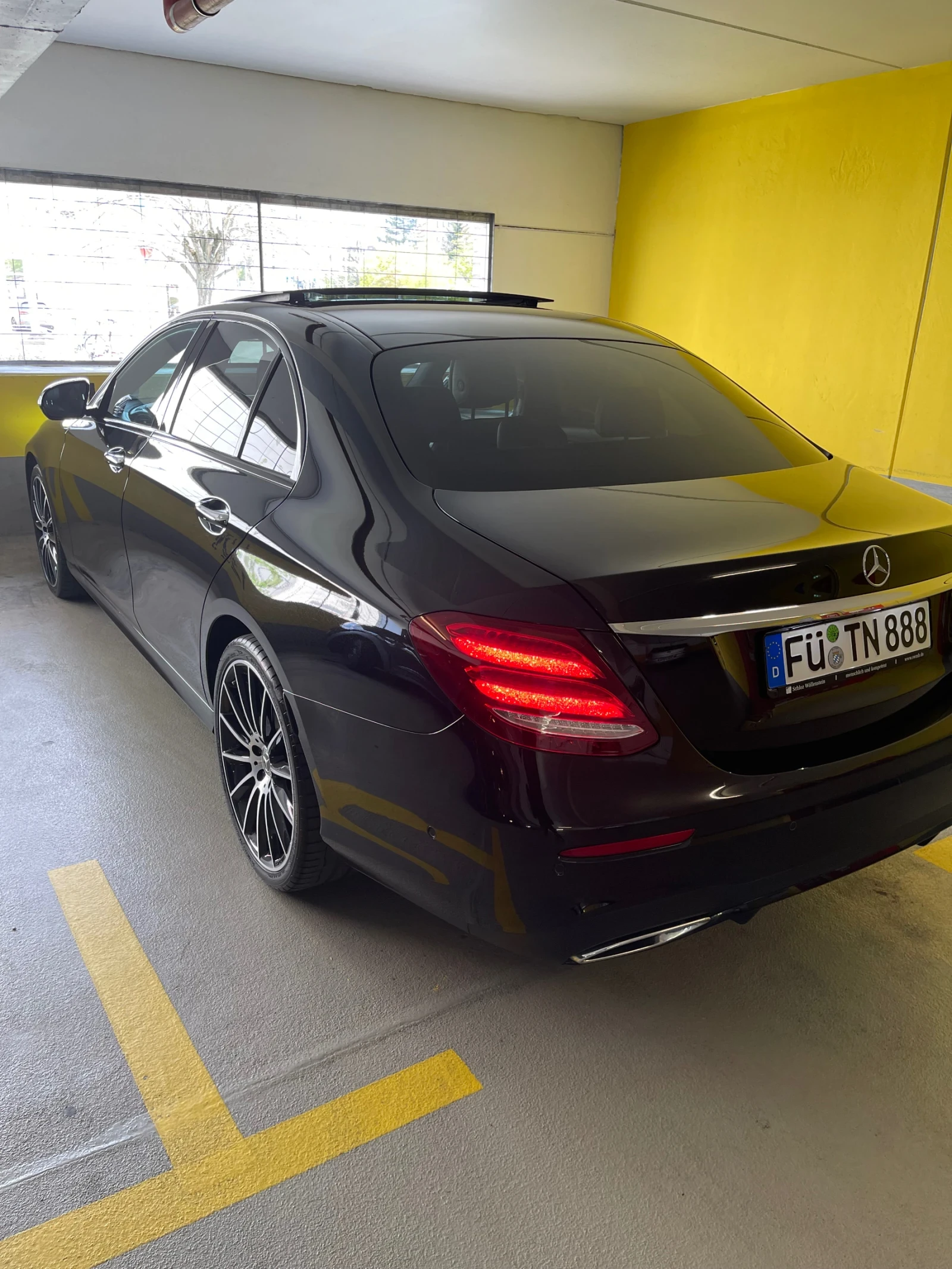 Mercedes-Benz E 350 AMG Paket DESIGNO