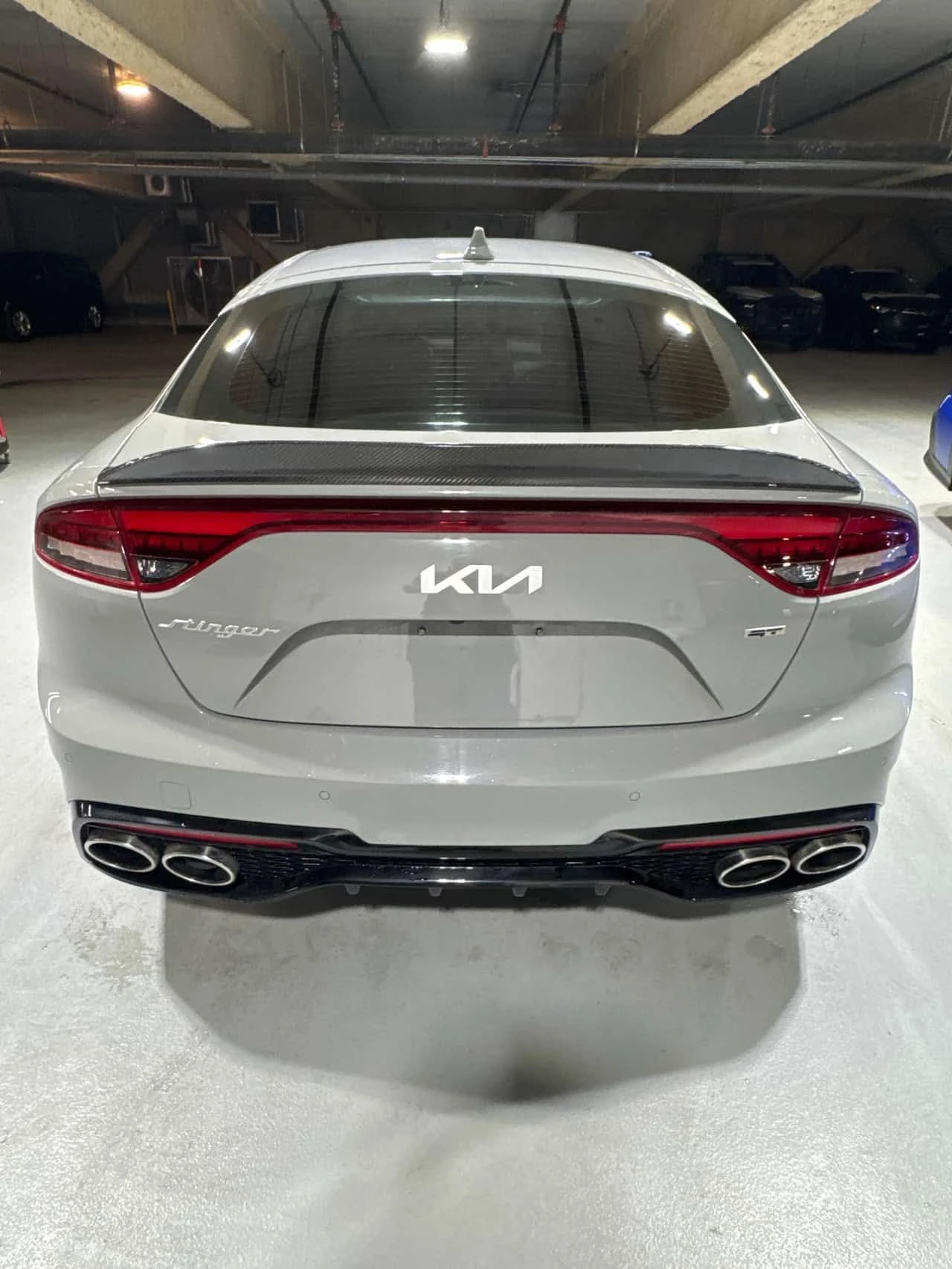 Kia Stinger * 2 КЛЮЧА * BREMBO * H/K * ДИСТРОНИК * ОБДУХВАНЕ, снимка 4 - Автомобили и джипове - 54084766