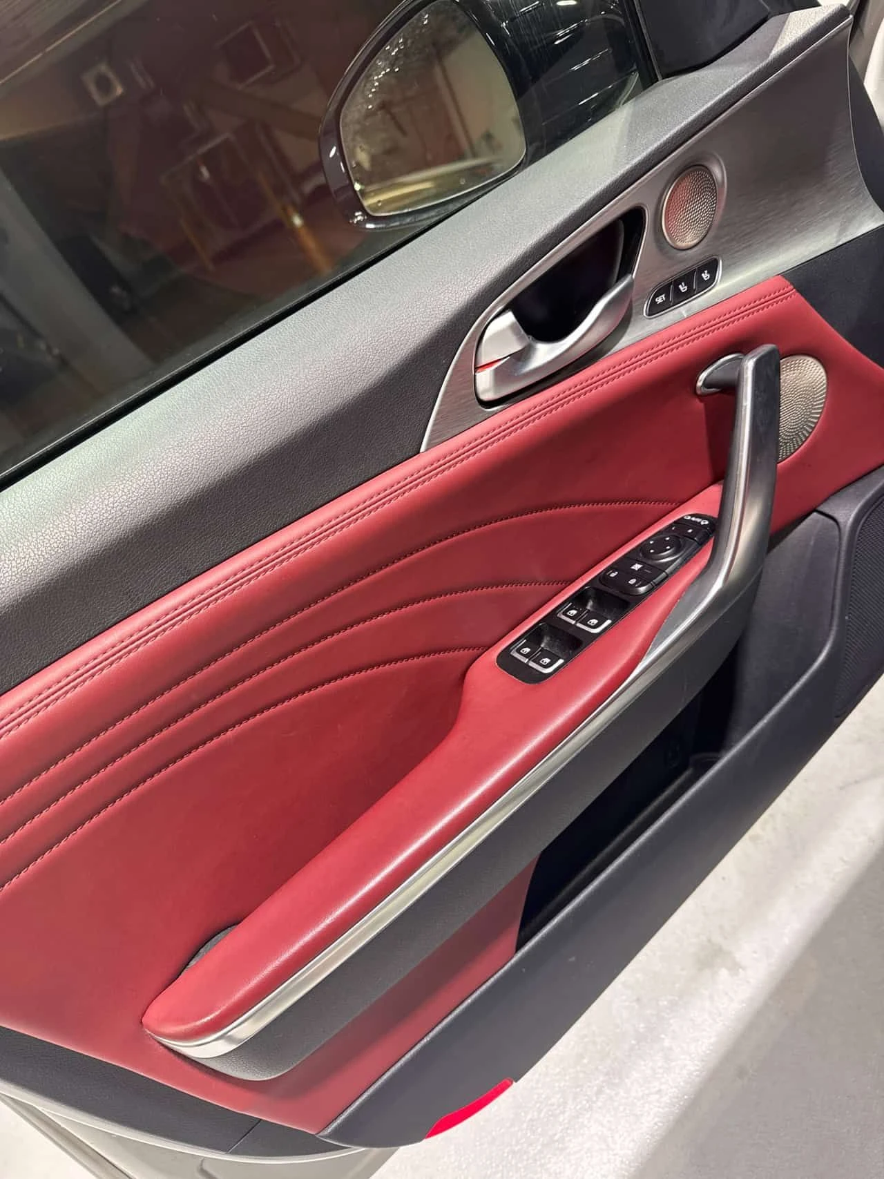 Kia Stinger * 2 КЛЮЧА * BREMBO * H/K * ДИСТРОНИК * ОБДУХВАНЕ, снимка 17 - Автомобили и джипове - 54084766