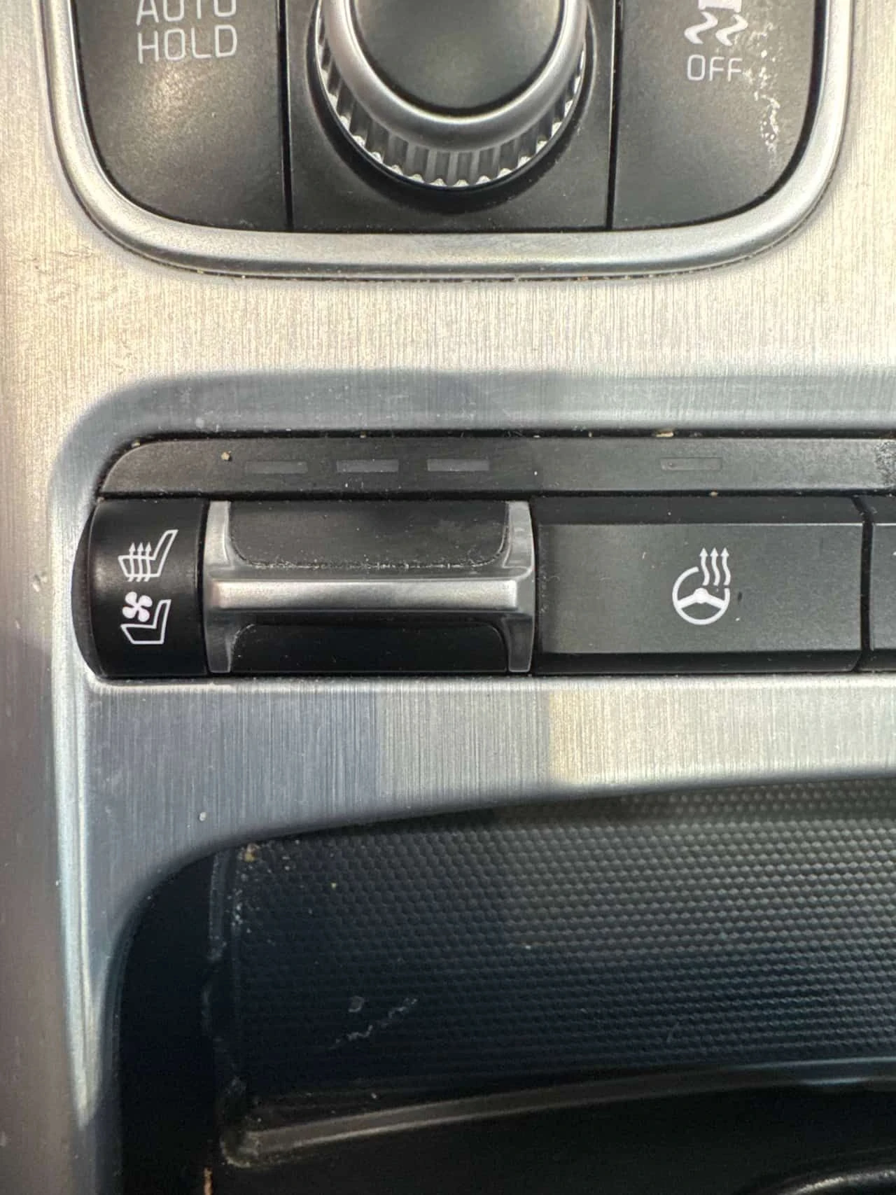 Kia Stinger * 2 КЛЮЧА * BREMBO * H/K * ДИСТРОНИК * ОБДУХВАНЕ, снимка 16 - Автомобили и джипове - 54084766