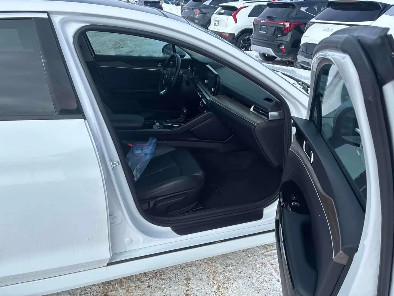 Kia K5 EX/CARFAX/Кожа/Панорама/Подгрев/Нави, снимка 15 - Автомобили и джипове - 54120849