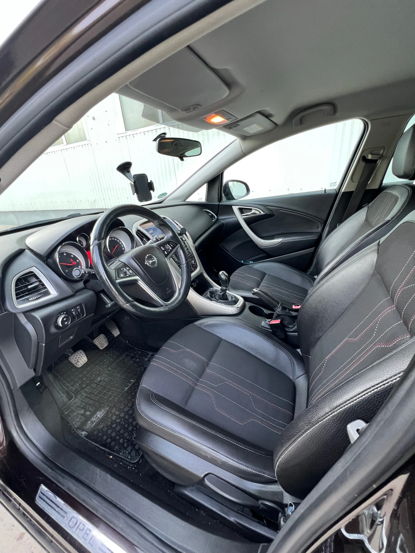 Opel Astra 1.7 Дизел Facelift, снимка 13 - Автомобили и джипове - 54671350