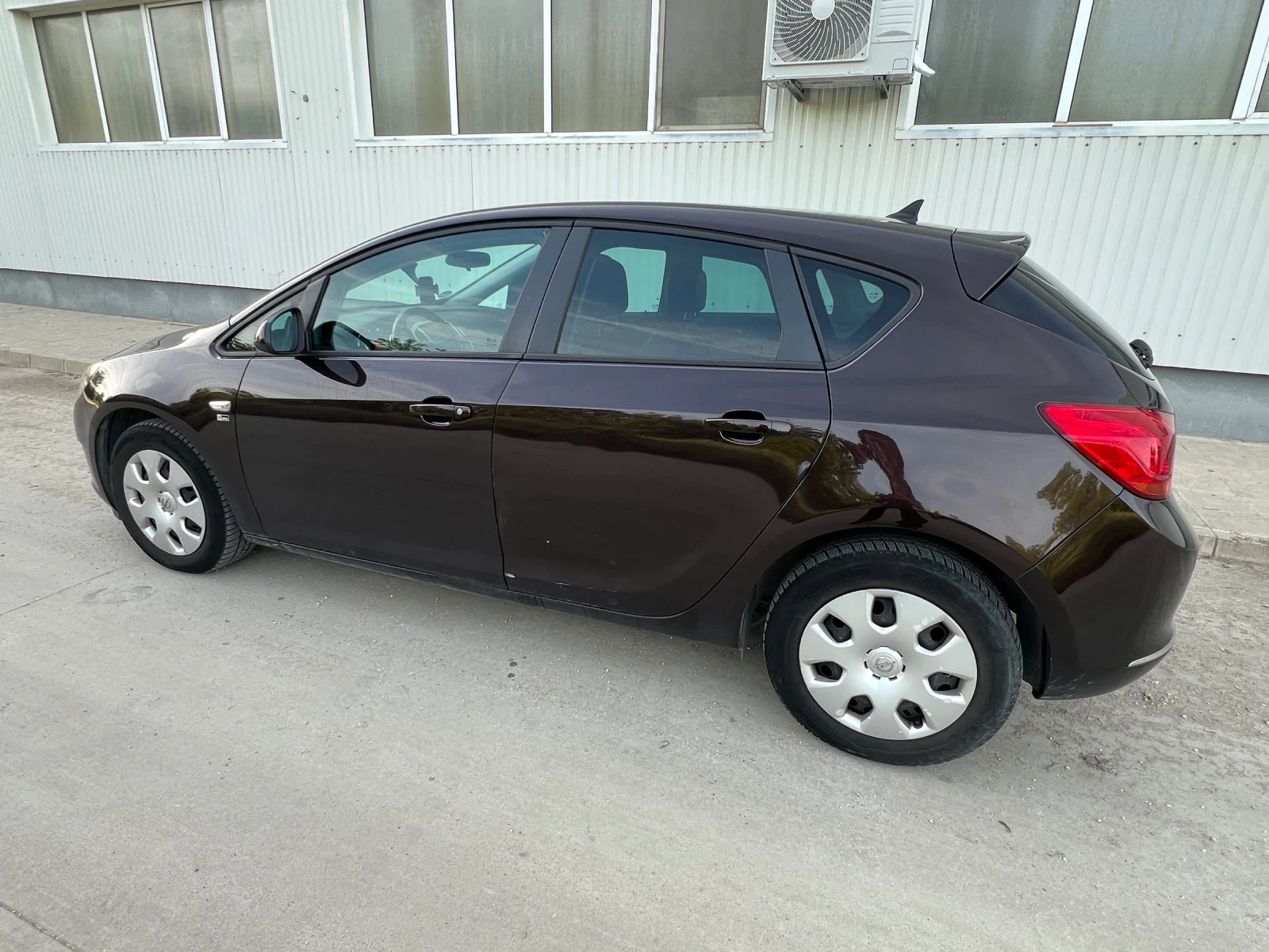 Opel Astra 1.7 Дизел Facelift, снимка 10 - Автомобили и джипове - 54671350