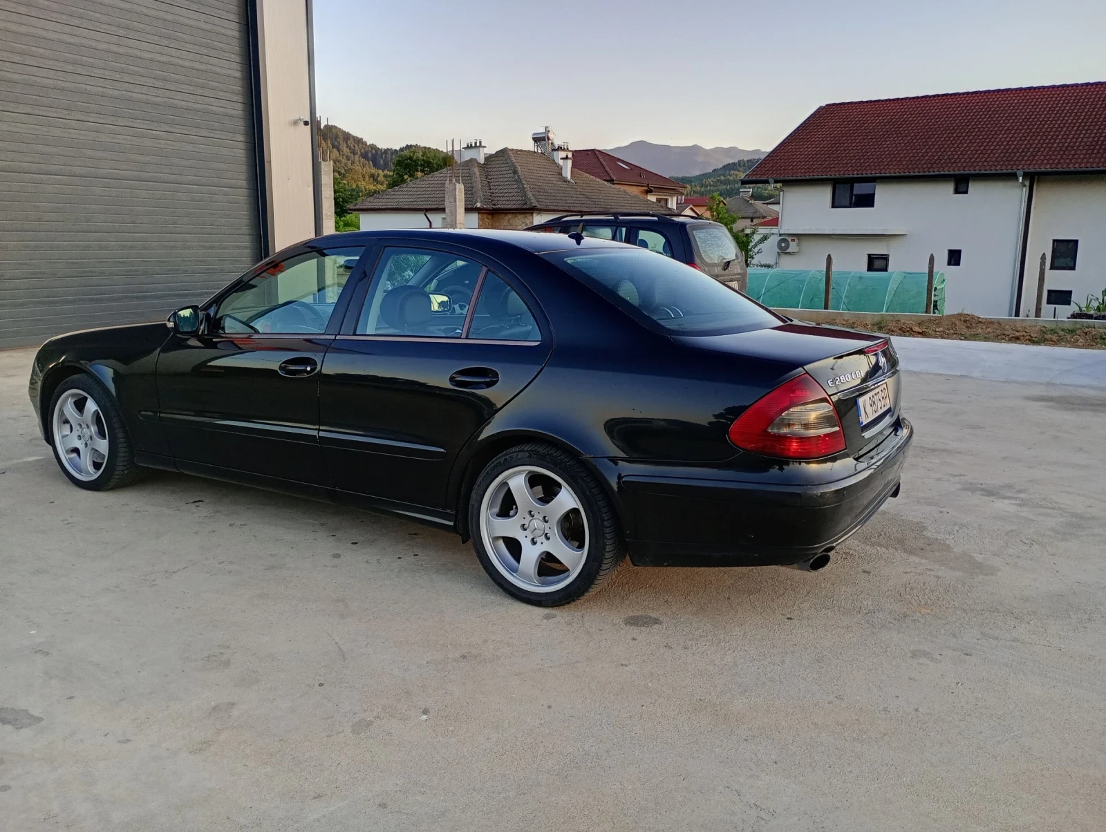 Mercedes-Benz E 280 CDI V6 4MATIC , снимка 3 - Автомобили и джипове - 55105277