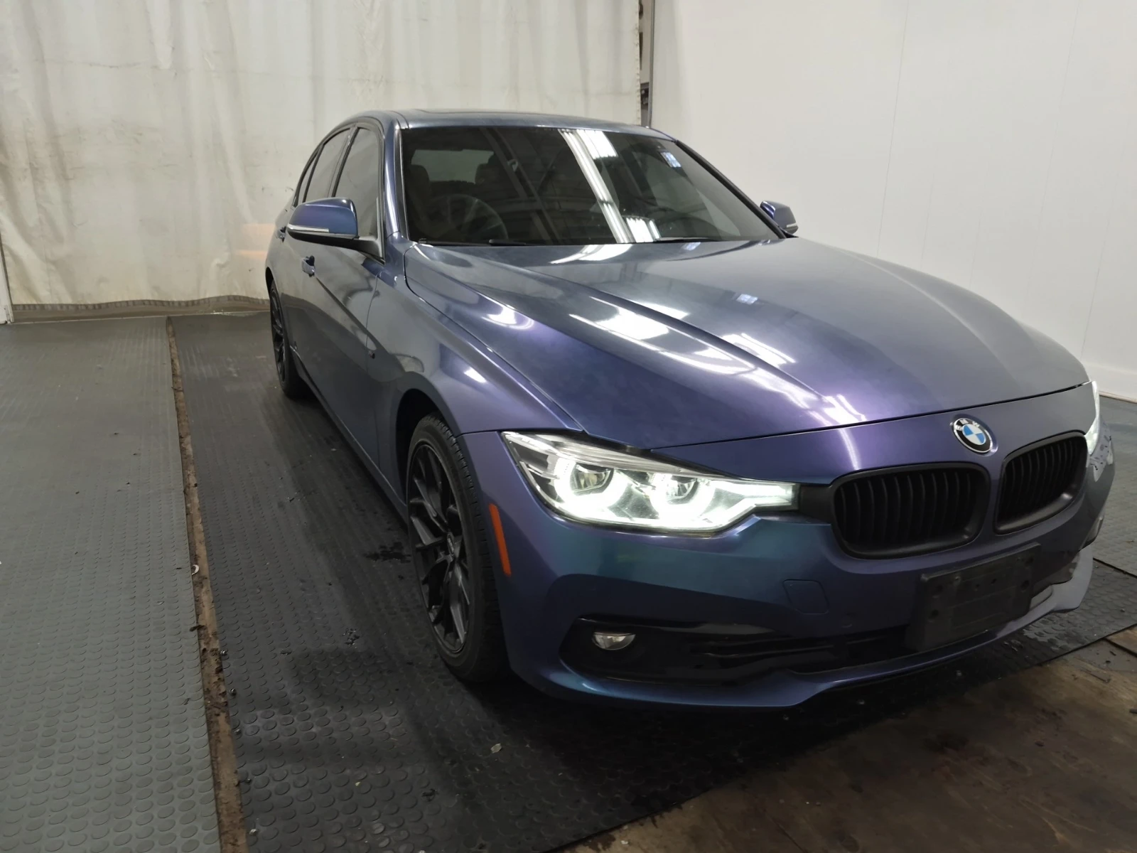 BMW 330 xDrive, снимка 2 - Автомобили и джипове - 55446916