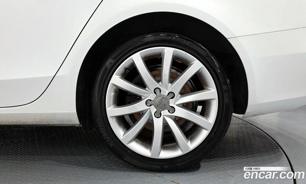 Audi A4 30 TDI Dynamic B8, снимка 5 - Автомобили и джипове - 55676693
