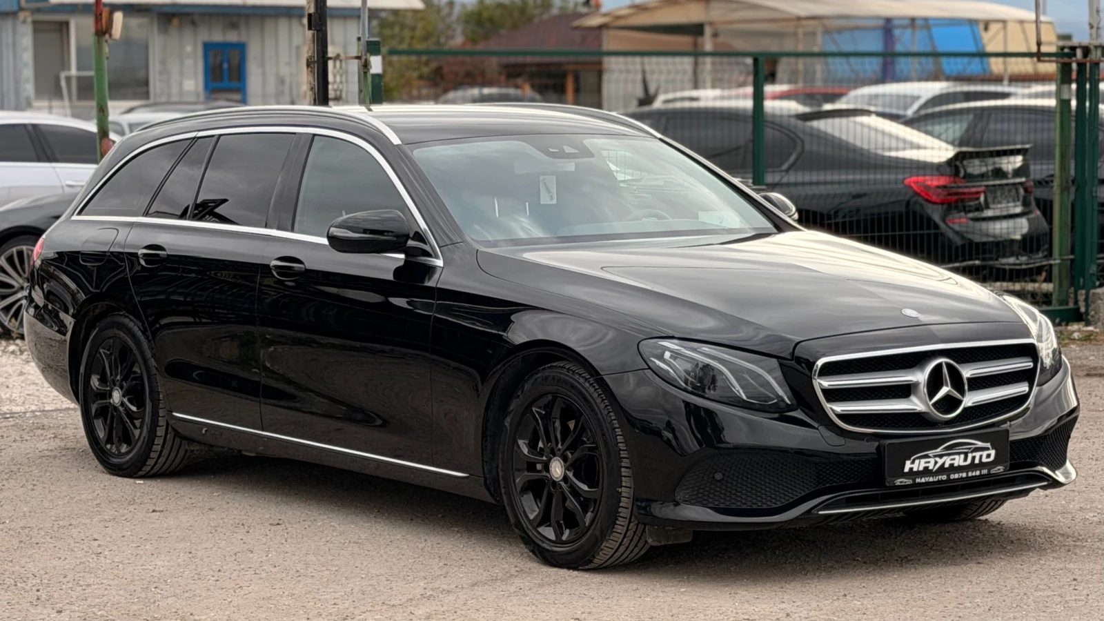 Mercedes-Benz E 220 d= Exclusive= Digital Cockpit= Burmester= Camera= , снимка 3 - Автомобили и джипове - 56746152
