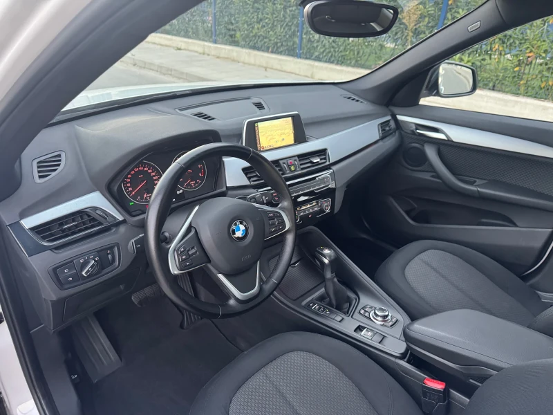 BMW X1 2.0D/FULL LED/КАМЕРА/ПАНОРАМА/ПЪЛ.СЕРВ.ИСТОРИЯ!, снимка 7 - Автомобили и джипове - 47683280