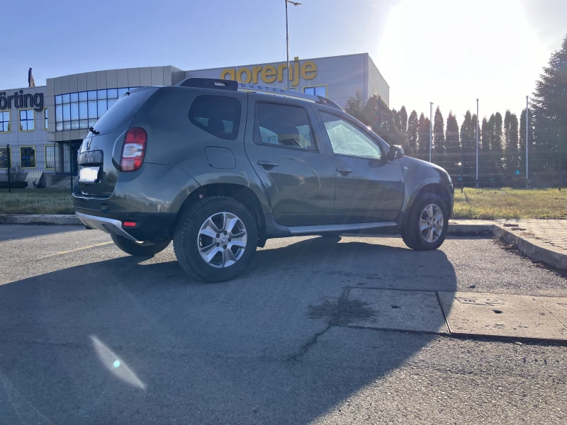 Dacia Duster, снимка 3 - Автомобили и джипове - 49011612