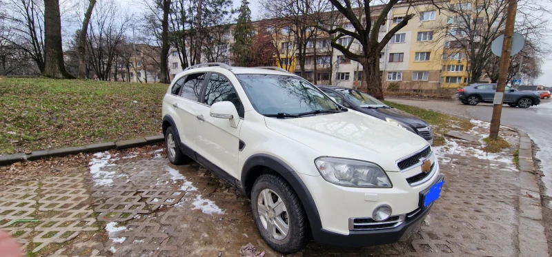 Chevrolet Captiva LT, снимка 3 - Автомобили и джипове - 53193371