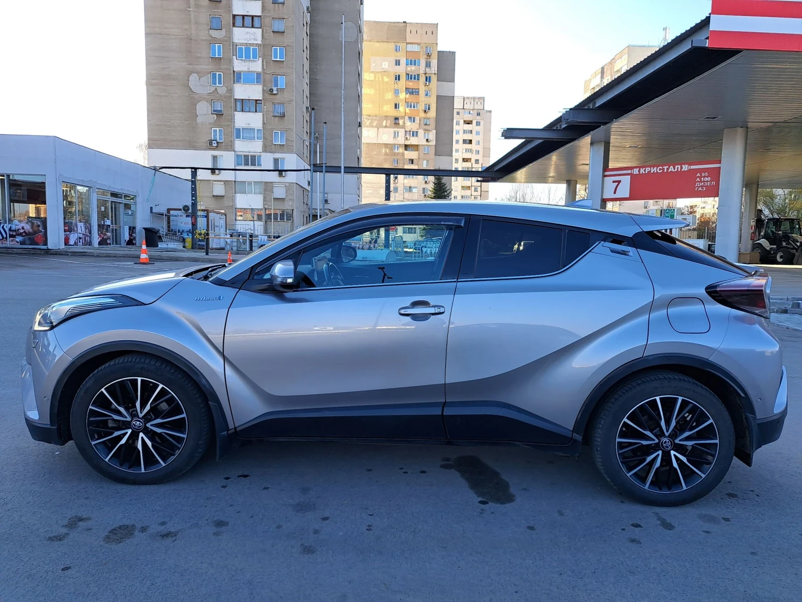 Toyota C-HR 1.8 Hybrid* Executive * ПРОМОЦИЯ * Лизинг * Бартер - изображение 2