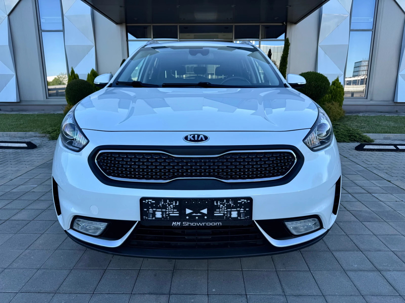 Kia Niro HYBRID-PREMIUM-DISTRONIC-KEY-LESS-EASY-ENTRY-ПОДГ - изображение 2