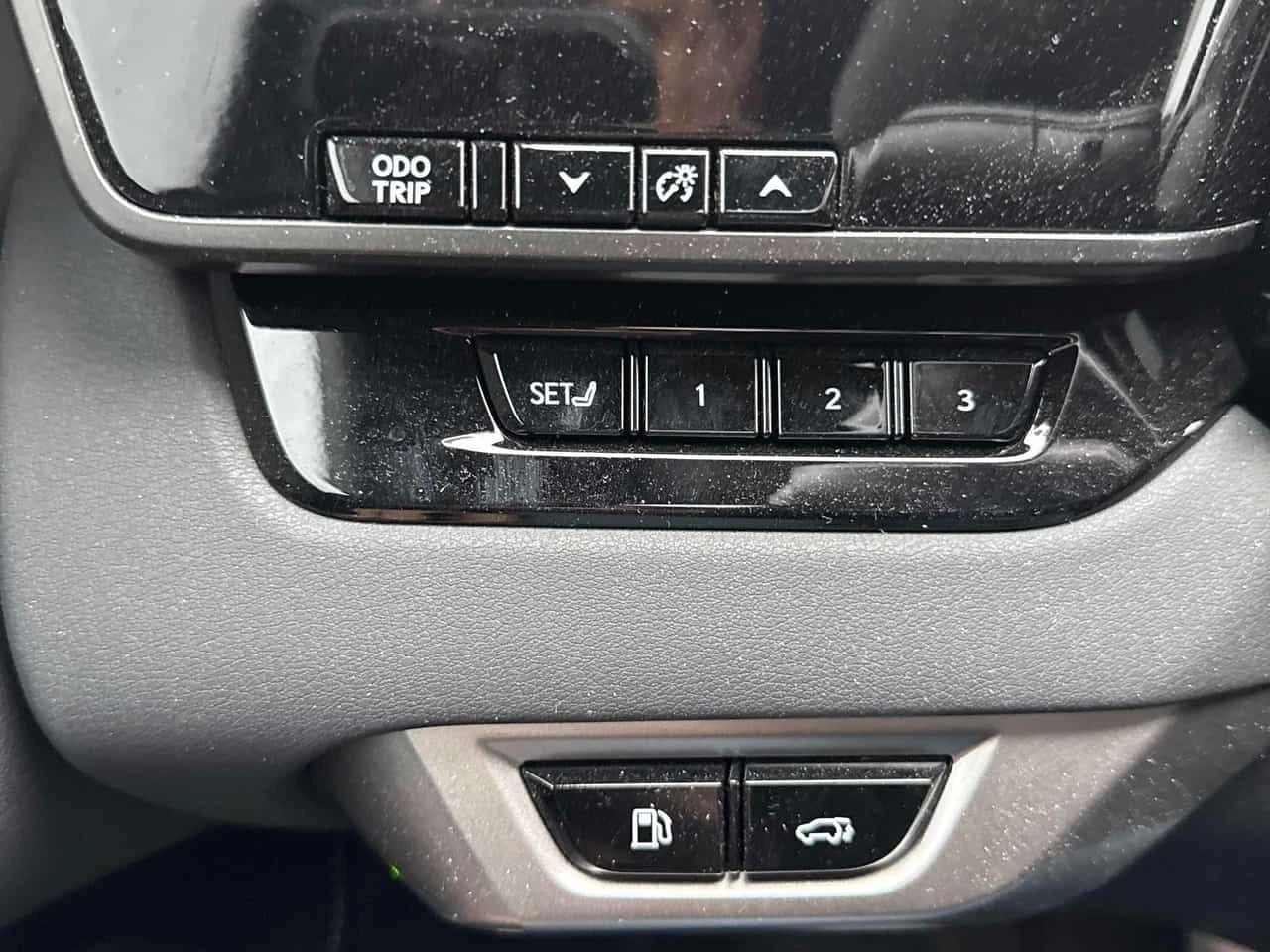 Lexus RX 350h * CARFAX * Дистроник* Обдухване* F-sport* , снимка 11 - Автомобили и джипове - 53819529