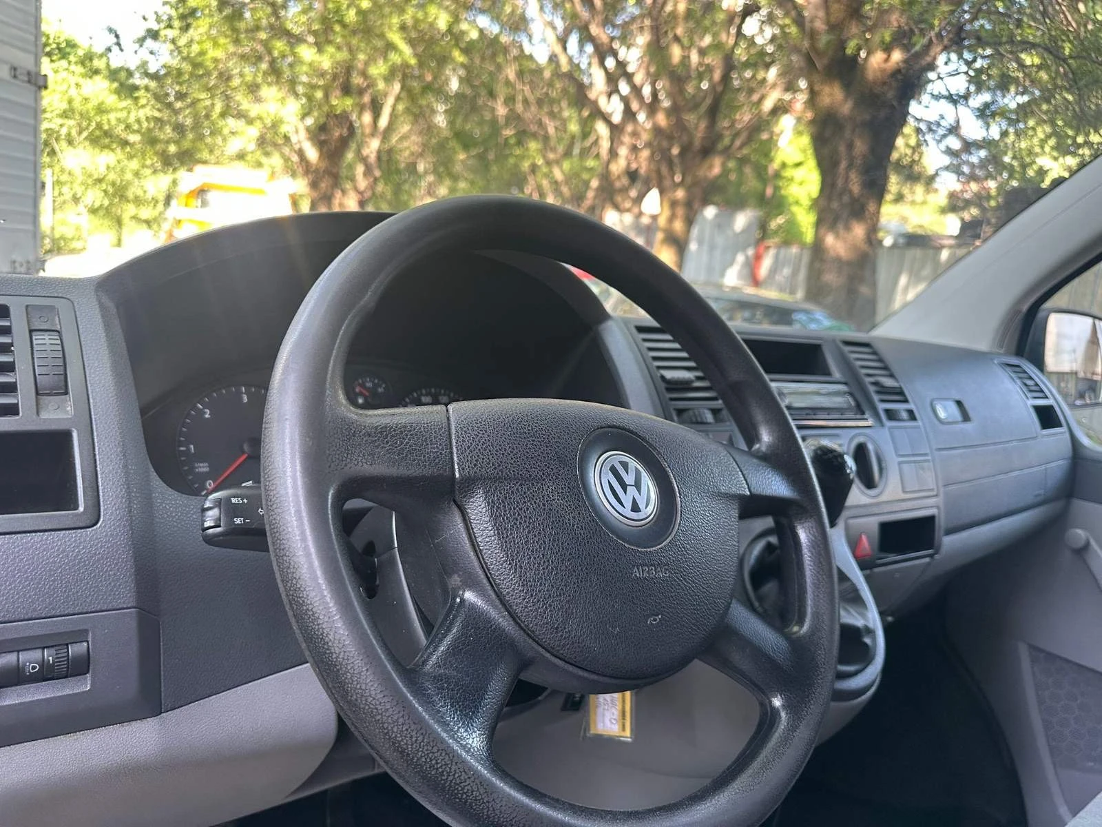 VW Transporter T5 - 1.9TDi - изображение 9