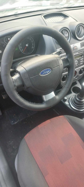Ford Fiesta 1.4, снимка 7 - Автомобили и джипове - 43750145