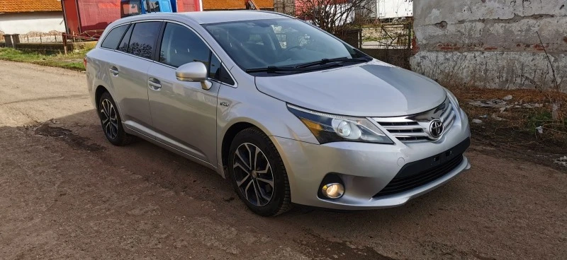 Toyota Avensis 2.2, снимка 9 - Автомобили и джипове - 46900680