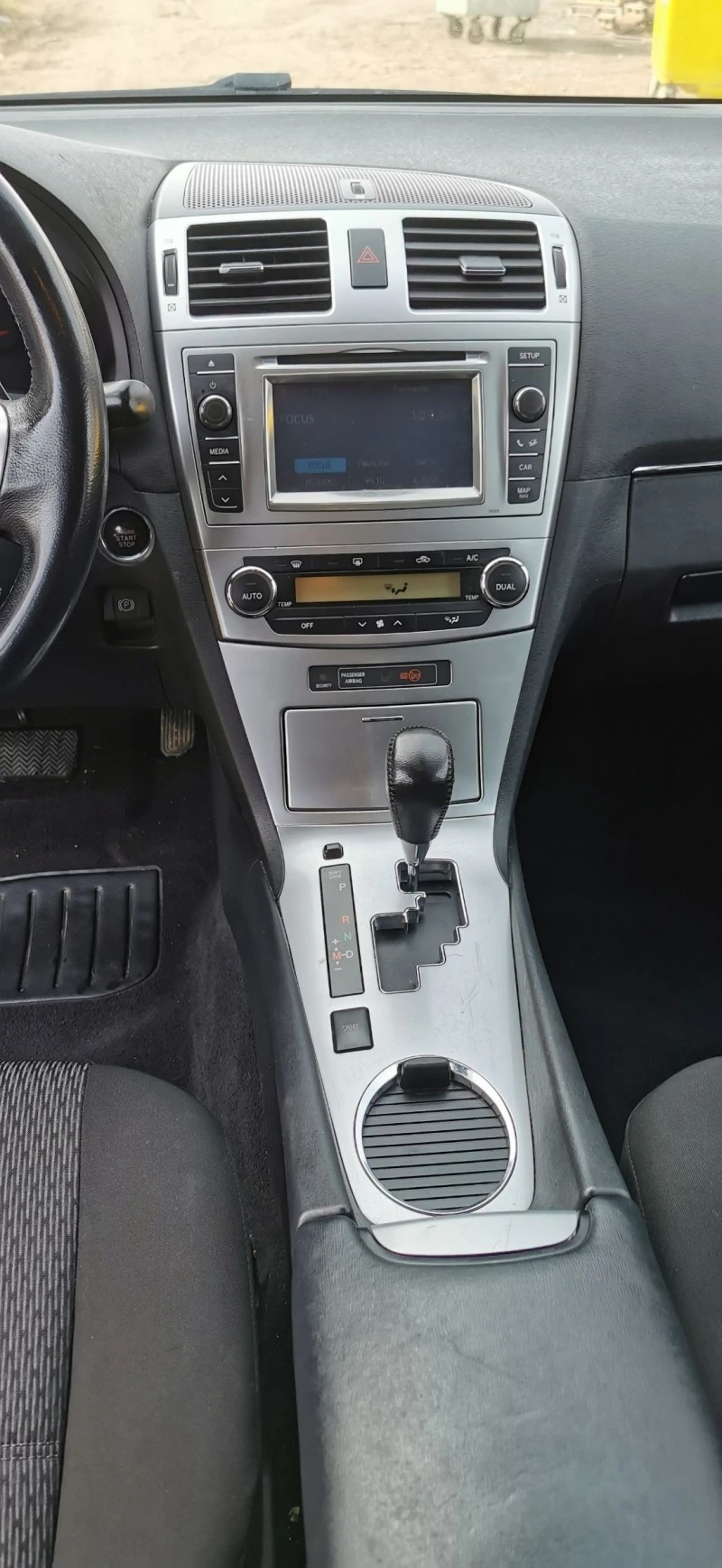 Toyota Avensis 2.2, снимка 15 - Автомобили и джипове - 46900680