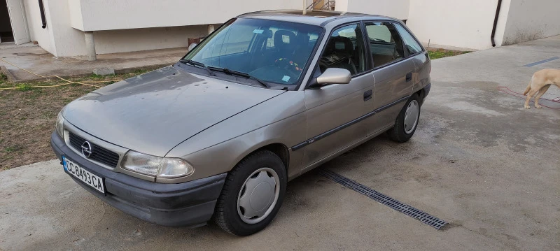 Opel Astra 1.6i, снимка 1 - Автомобили и джипове - 47318257