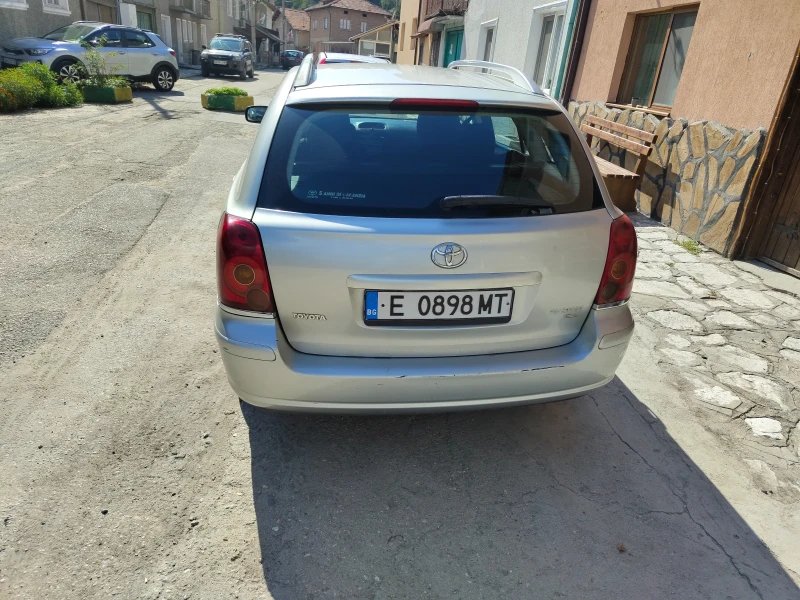 Toyota Avensis, снимка 4 - Автомобили и джипове - 47322918