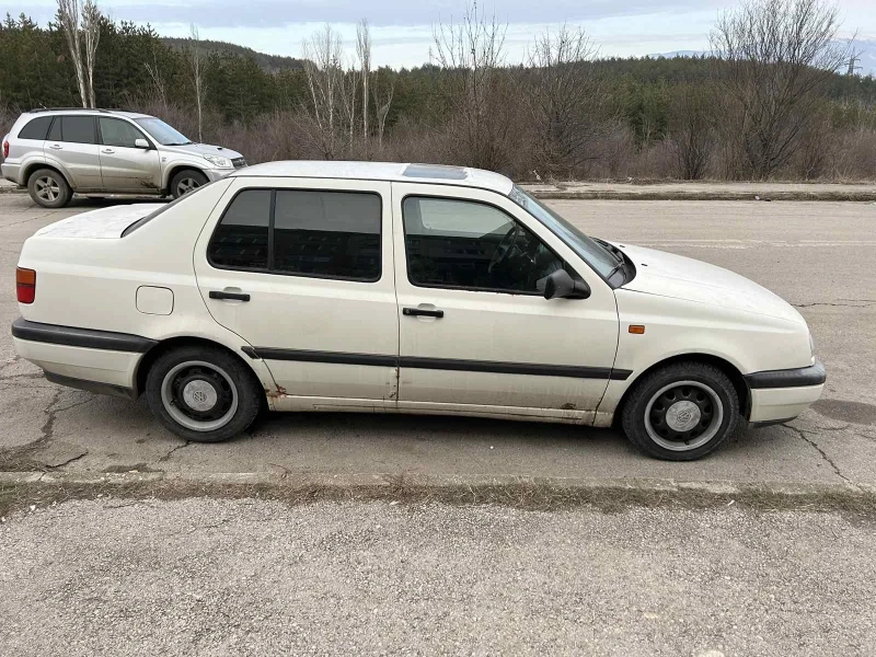 VW Vento 1.9 TD 90 к.с, снимка 3 - Автомобили и джипове - 49246876