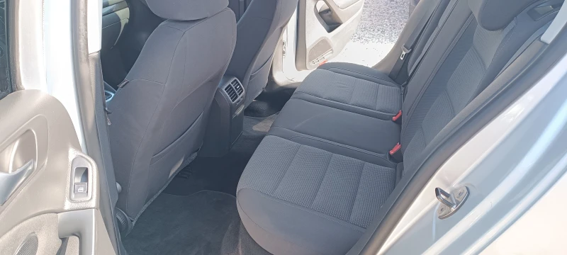 VW Golf 1.6TDI, снимка 16 - Автомобили и джипове - 49284531