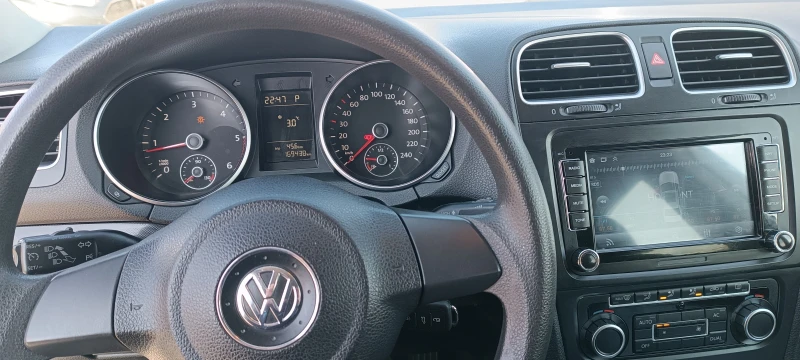 VW Golf 1.6TDI, снимка 13 - Автомобили и джипове - 49284531