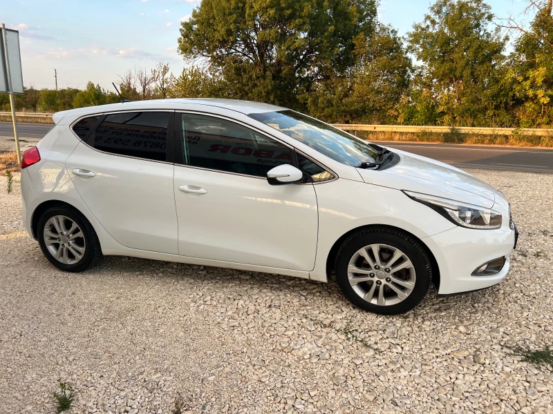 Kia Ceed 1.6CRDi/128p.s-New model/Navi!!!!, снимка 8 - Автомобили и джипове - 51396760