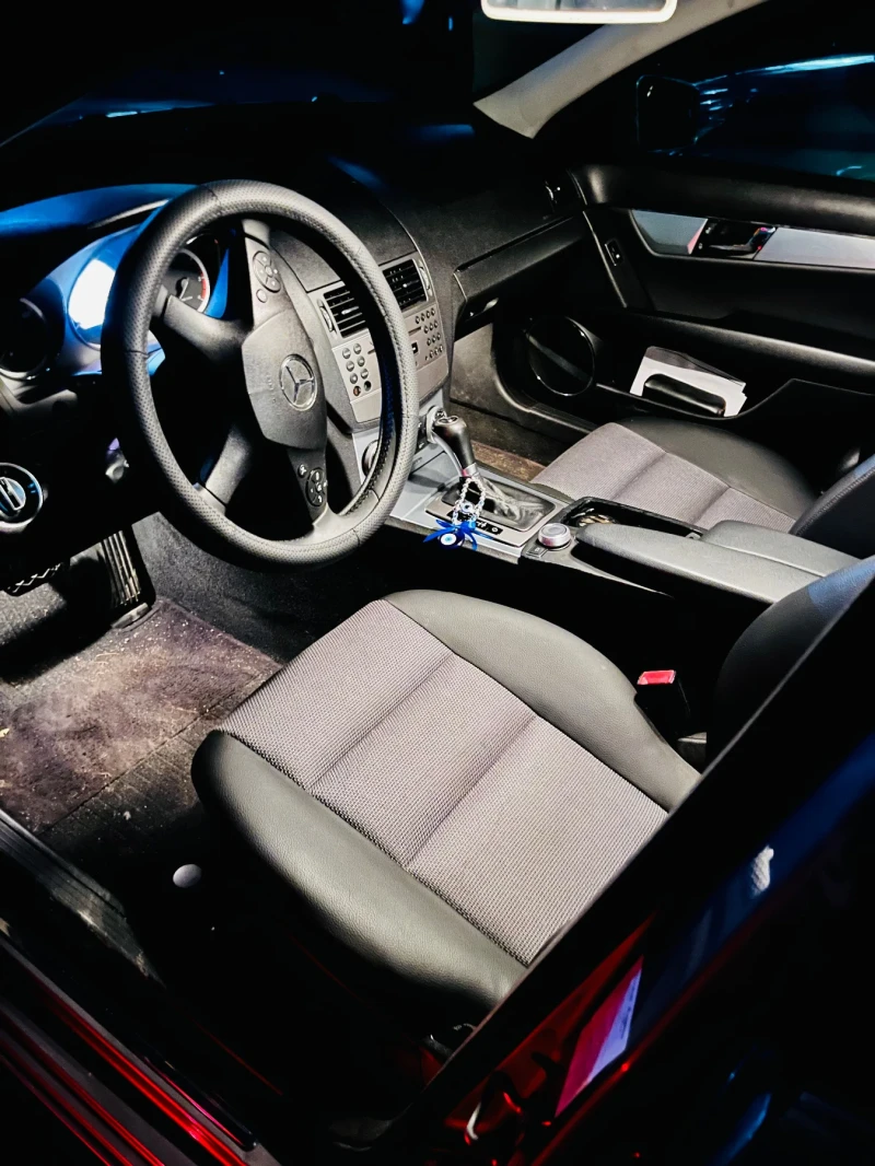 Mercedes-Benz C 220 Avangard, снимка 9 - Автомобили и джипове - 52004490