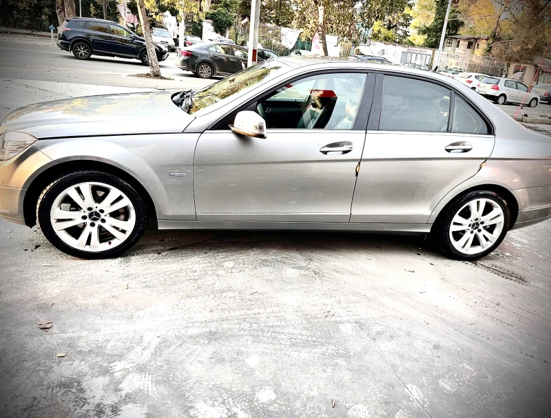 Mercedes-Benz C 220 Avangard, снимка 13 - Автомобили и джипове - 52004490