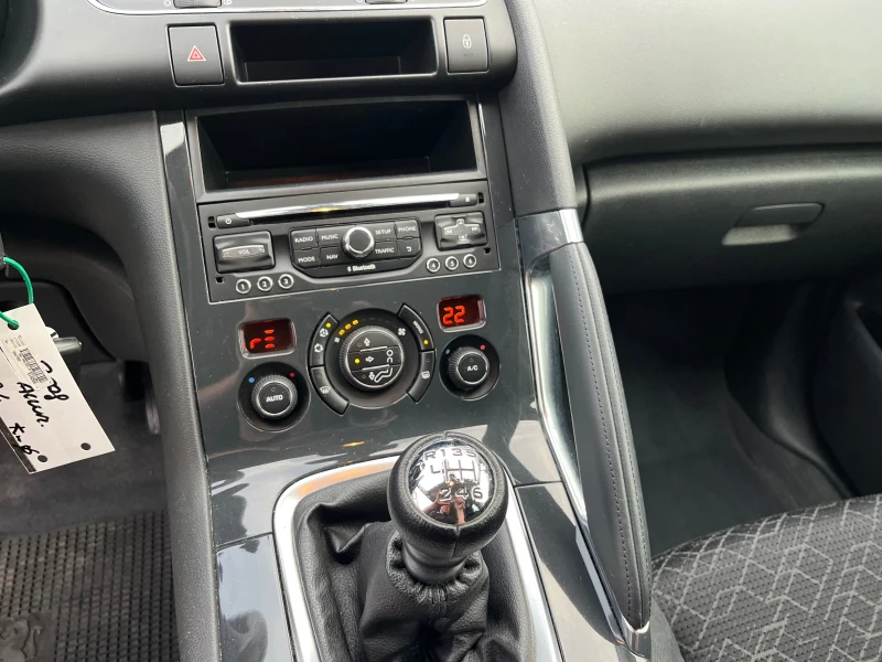 Peugeot 3008 1.6 HDI 120ks, снимка 12 - Автомобили и джипове - 52352410
