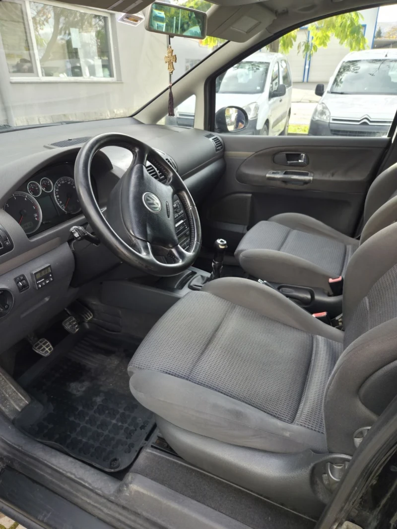 VW Sharan 1.9TDI, снимка 7 - Автомобили и джипове - 52526638