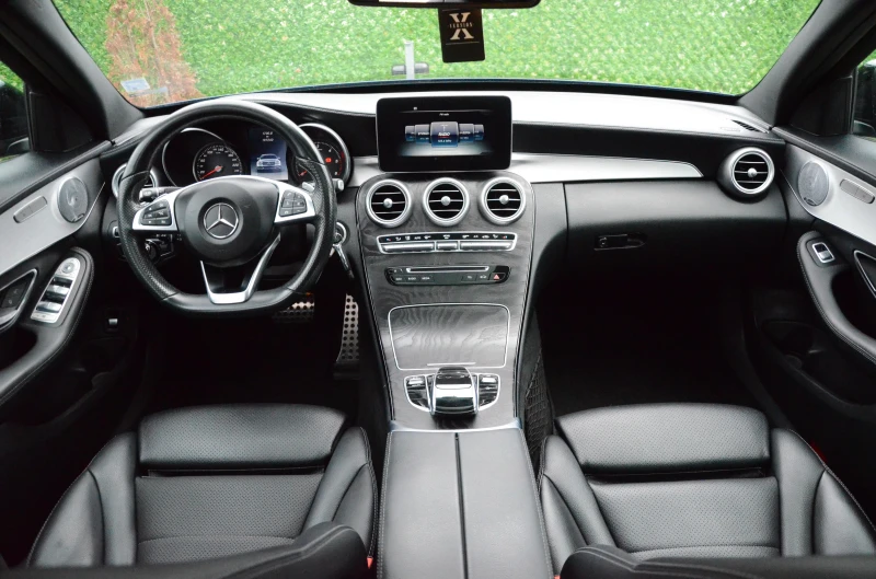 Mercedes-Benz C 250 AMG, снимка 11 - Автомобили и джипове - 53274595