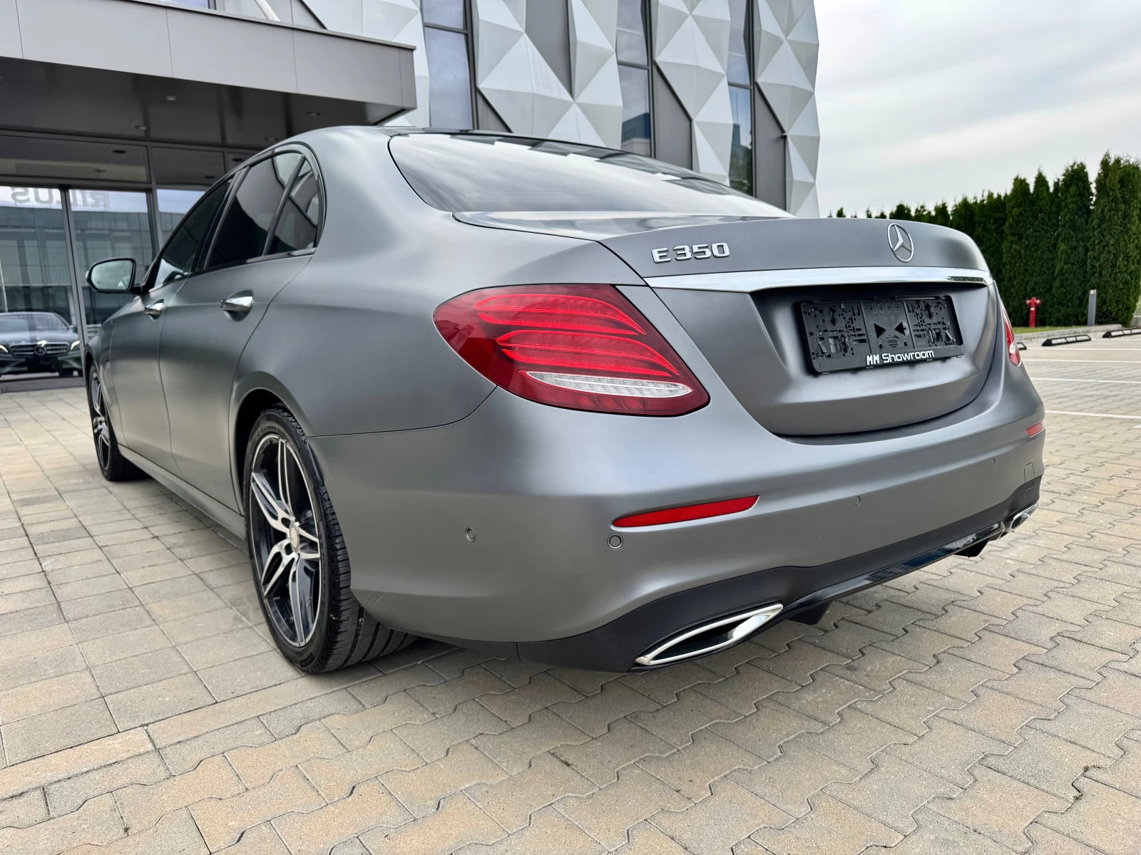 Mercedes-Benz E 350 AMG-DESIGNO-МАСАЖИ-ВАКУМ-360КАМЕРИ-BURMASTER-BLIND - изображение 7